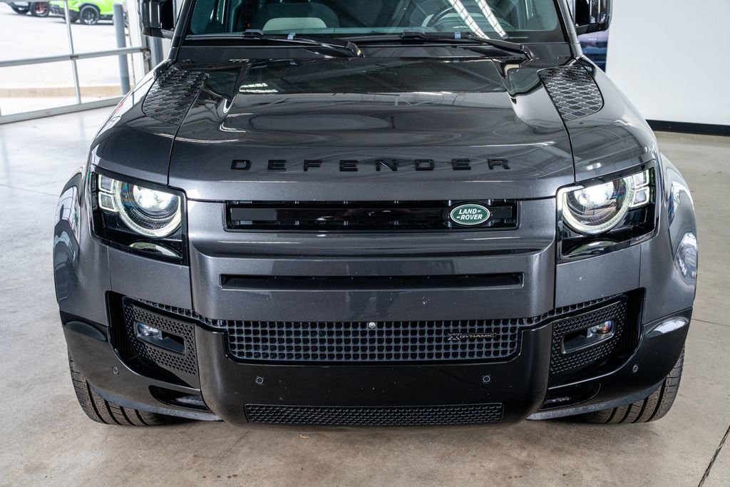 Used 2023 Land Rover Defender 130 X-Dynamic SE image 15