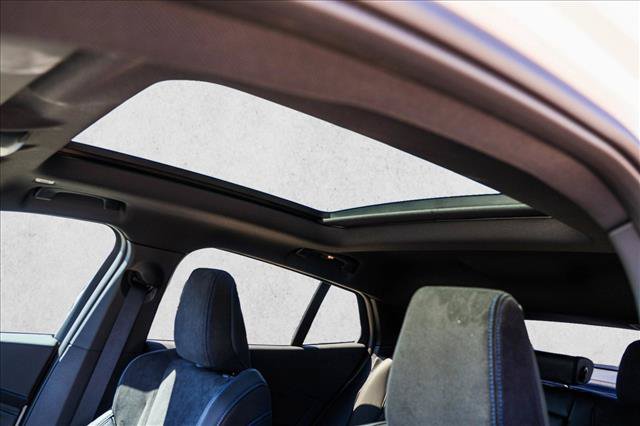 New 2026 BMW X2 xDrive28i AWD/4WD image 11