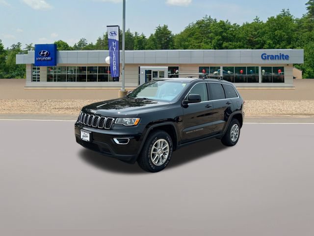 Used 2018 Jeep Grand Cherokee Laredo AWD/4WD image 2