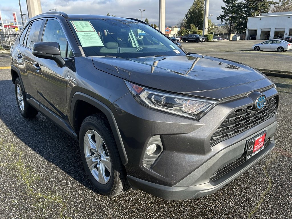 Certified 2020 Toyota RAV4 XLE image 3