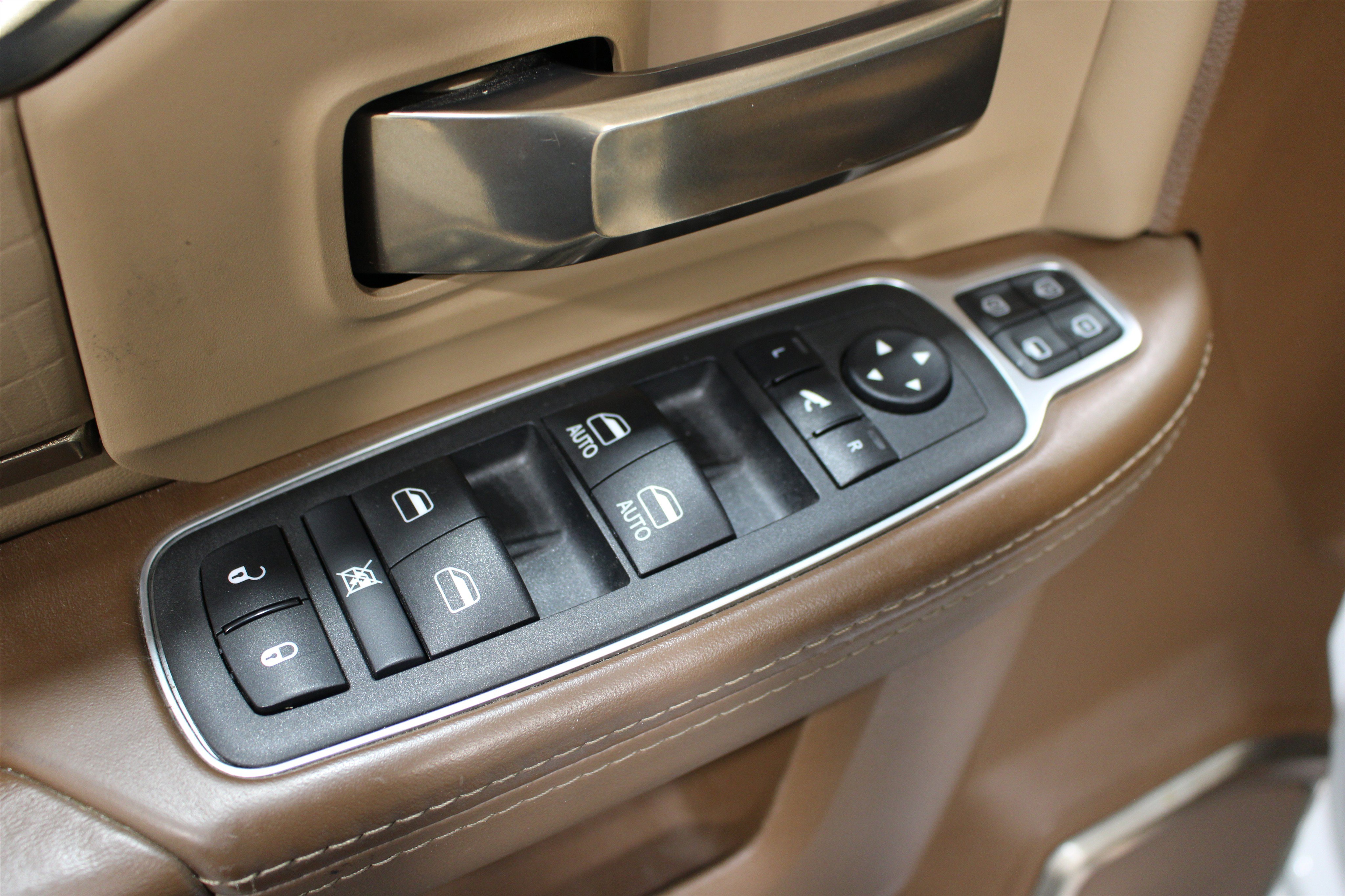 Used 2024 RAM 2500 Limited AWD/4WD image 7