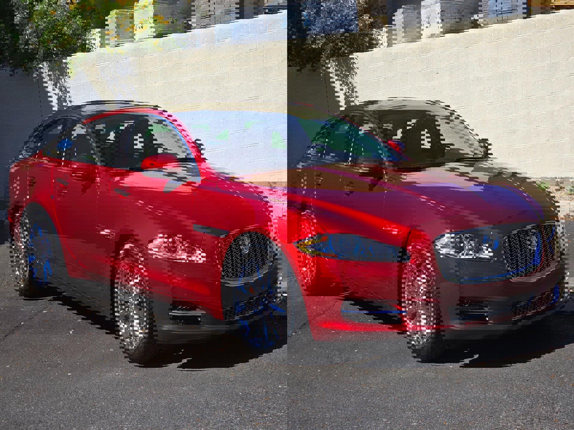 Used 2012 Jaguar XJ RWD image 2