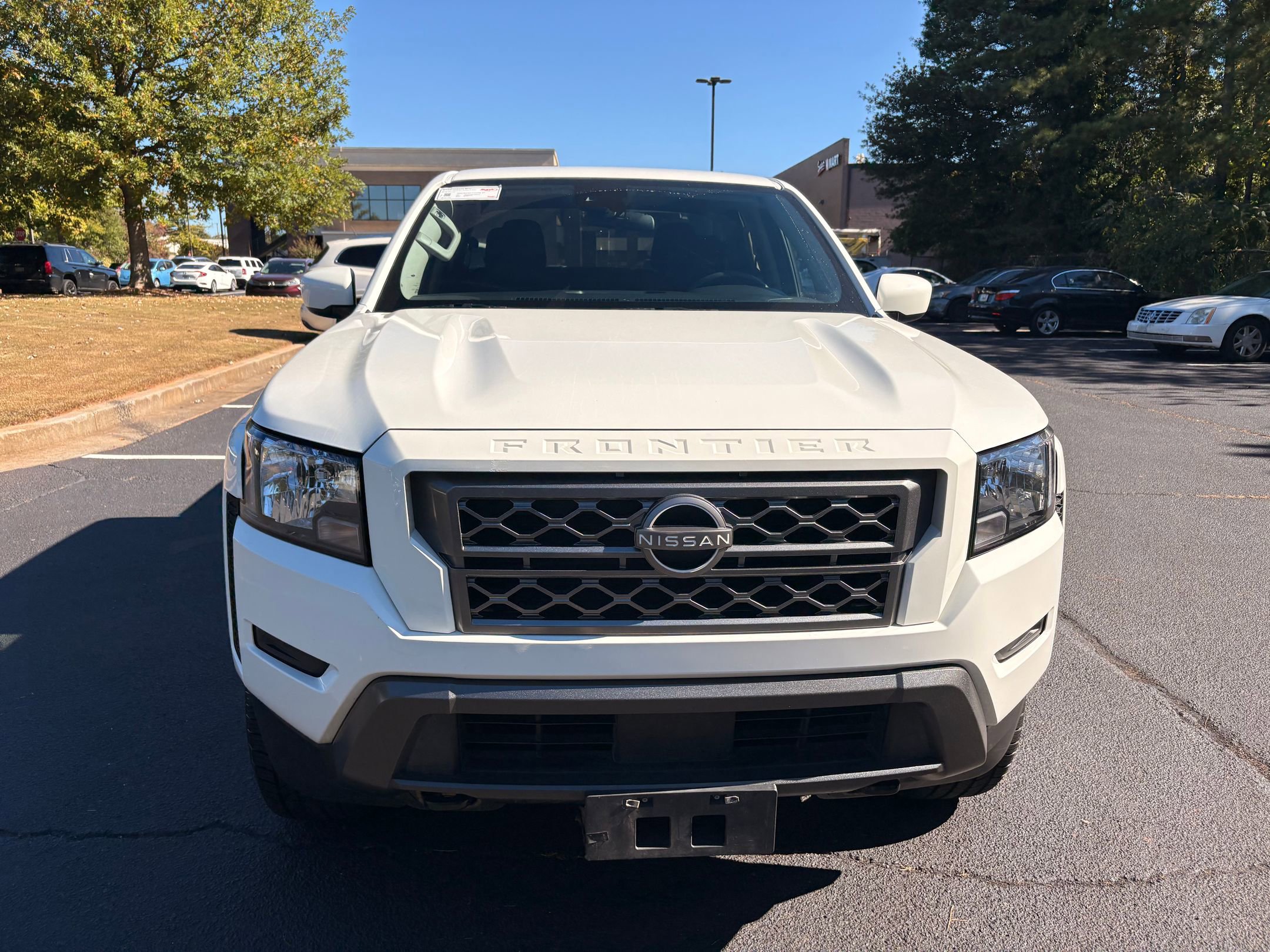 Used 2023 Nissan Frontier SV image 6