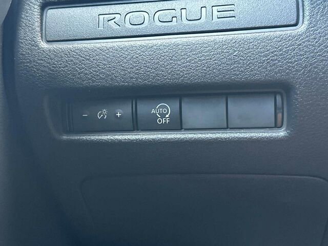 Used 2023 Nissan Rogue S image 31