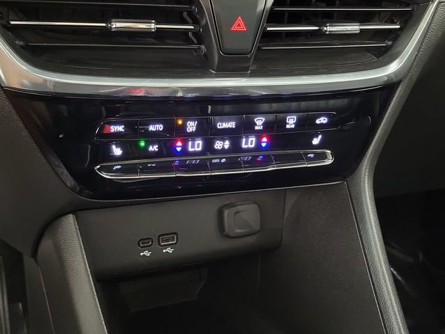 Used 2025 Buick Encore GX Avenir w/ Avenir Convenience Package FWD image 31