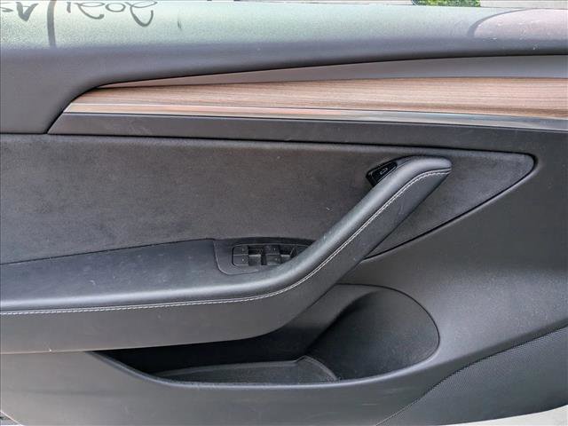 Used 2021 Tesla Model 3 Standard Range Plus image 10