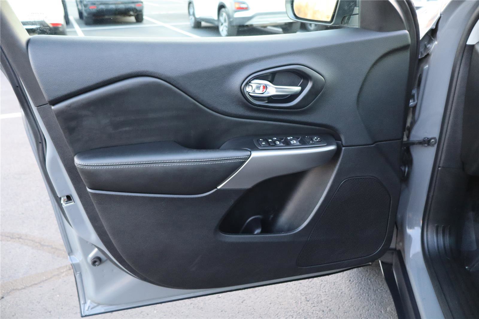 Used 2021 Jeep Cherokee Latitude Lux w/ Sun & Sound Group image 13