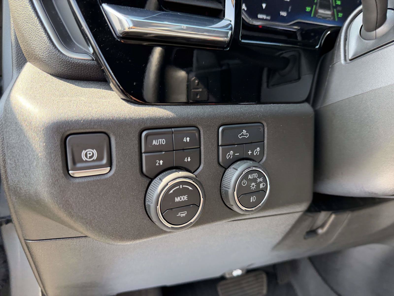 Used 2025 Chevrolet Silverado 1500 RST w/ Rally Edition AWD/4WD image 19