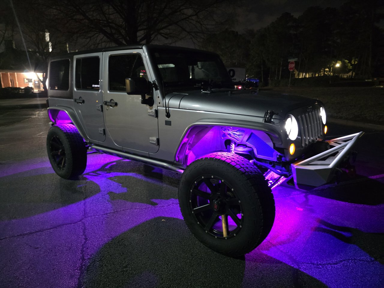 Used 2016 Jeep Wrangler Unlimited Sahara w/ Connectivity Group image 37