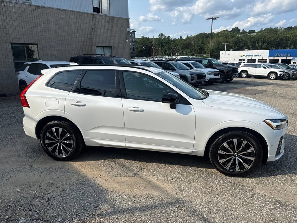 Used 2024 Volvo XC60 B5 Plus w/ Protection Package Premier AWD/4WD image 8
