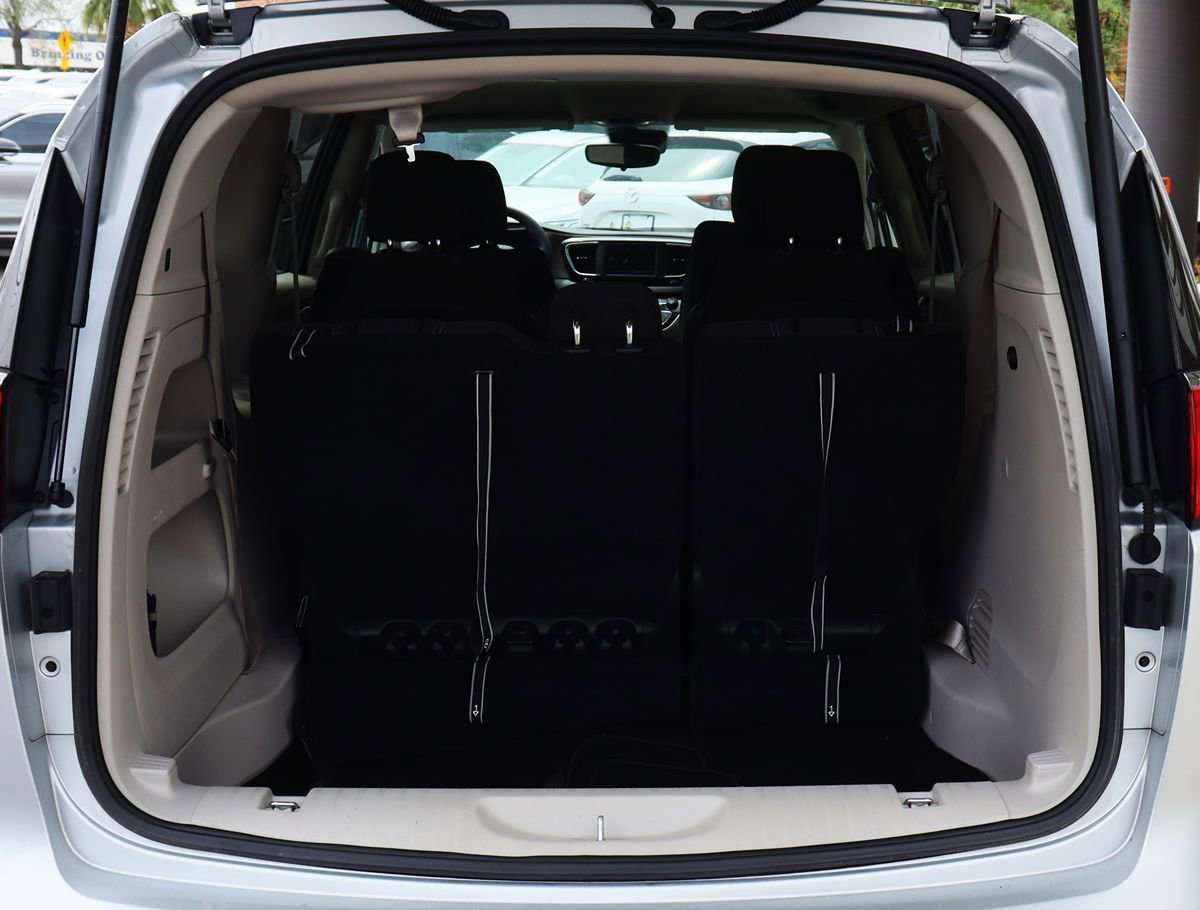 Used 2023 Chrysler Voyager LX FWD image 23