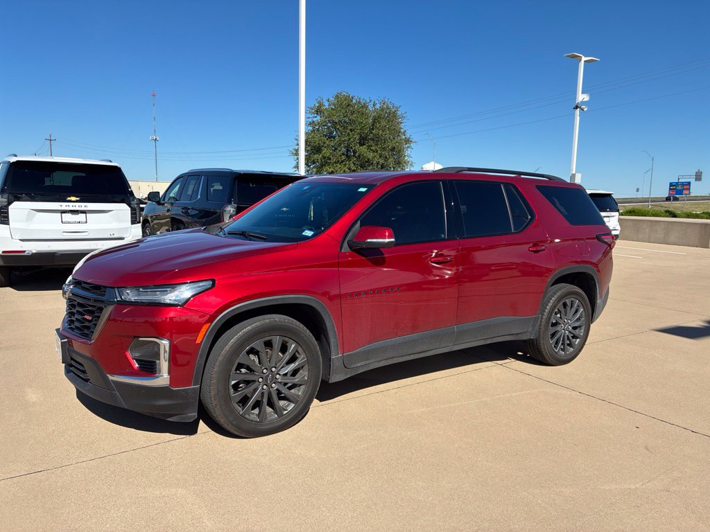 Used 2023 Chevrolet Traverse RS w/ LPO, Floor Liner Package FWD image 1