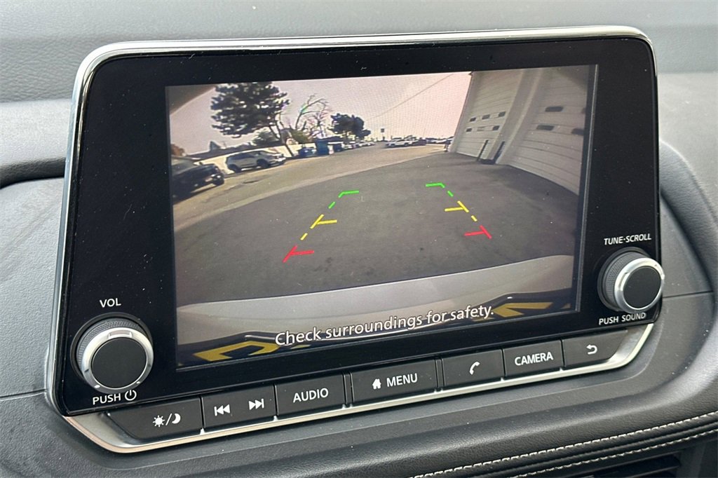 Used 2025 Nissan Rogue SV image 21