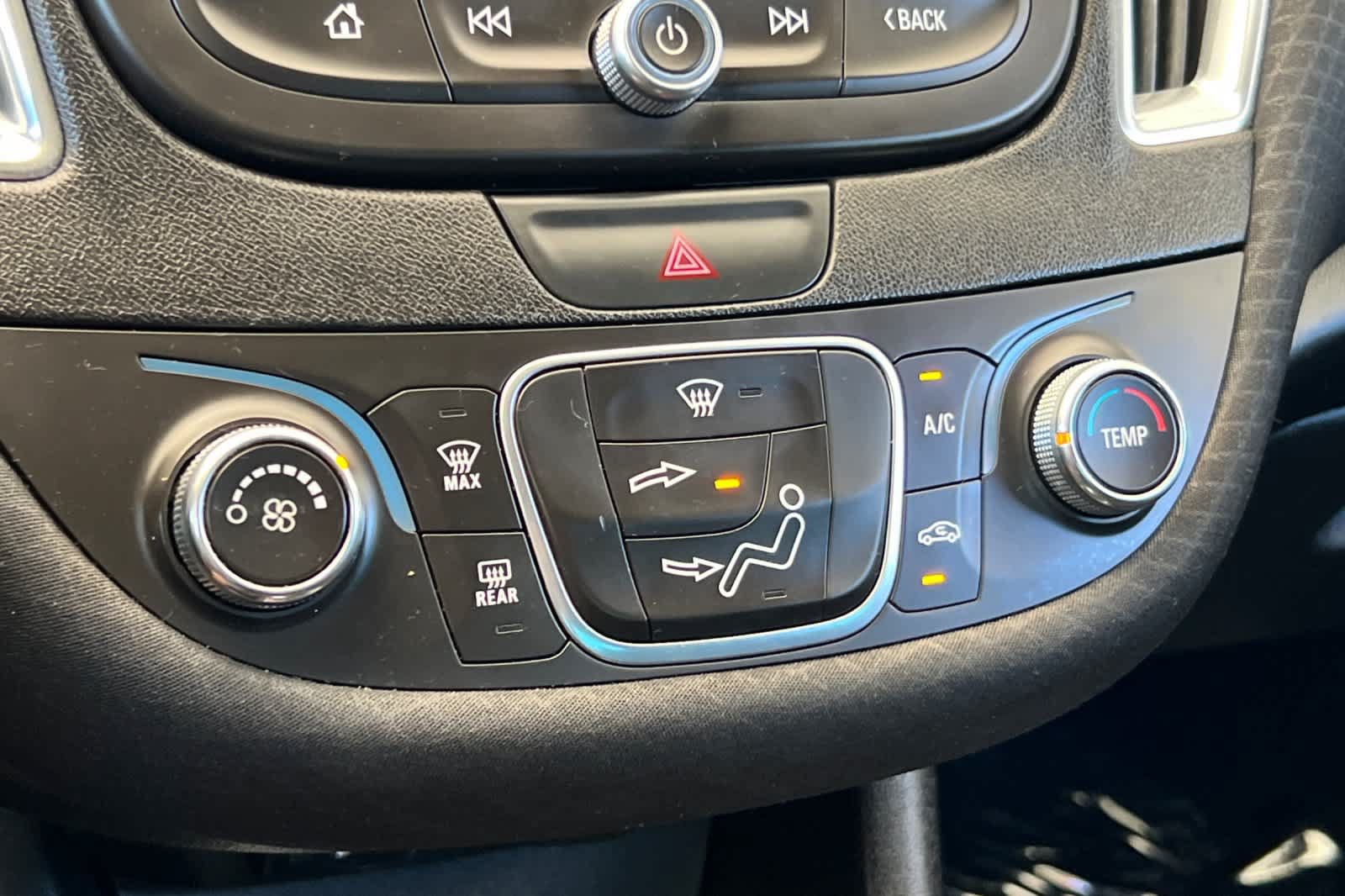 Used 2018 Chevrolet Malibu LT FWD image 21