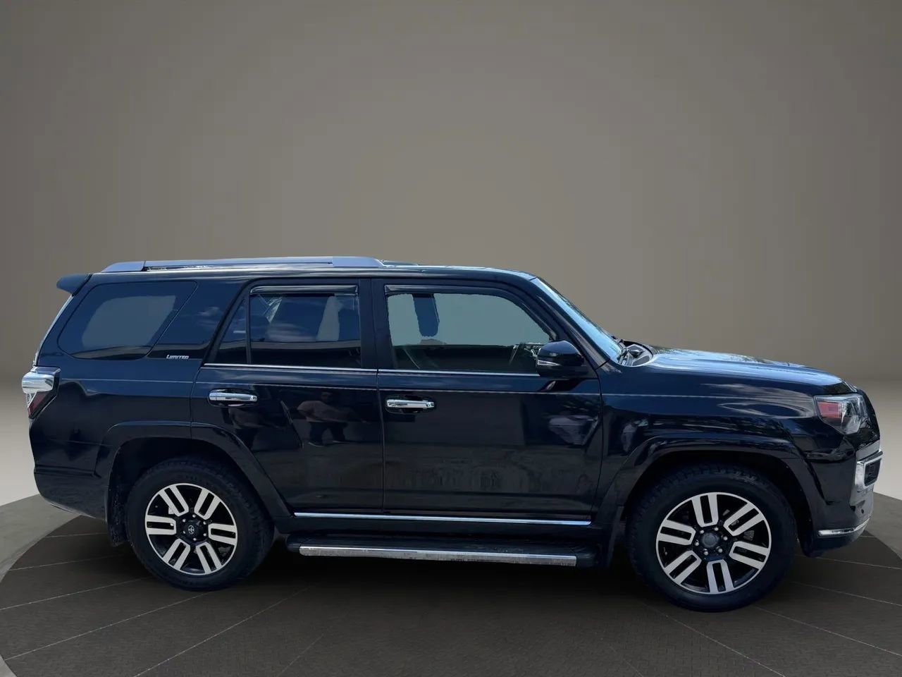 Used 2018 Toyota 4Runner Limited AWD/4WD image 6