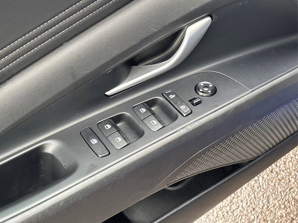 Used 2023 Hyundai Elantra SEL w/ Convenience Package image 30