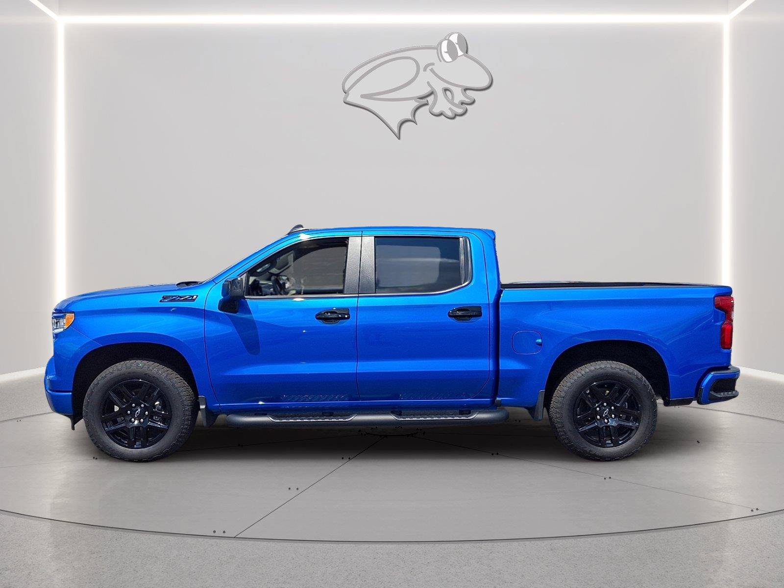 Used 2025 Chevrolet Silverado 1500 RST AWD/4WD image 2
