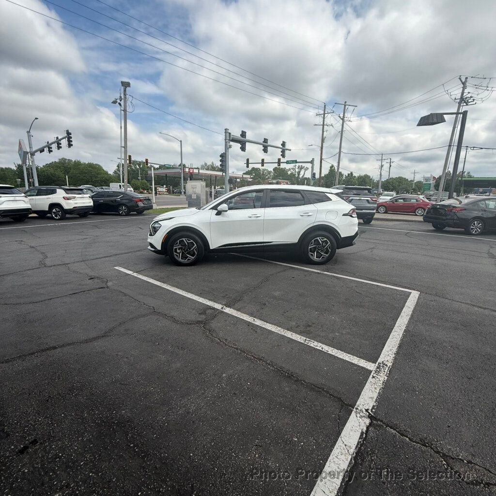 Used 2023 Kia Sportage LX FWD image 8