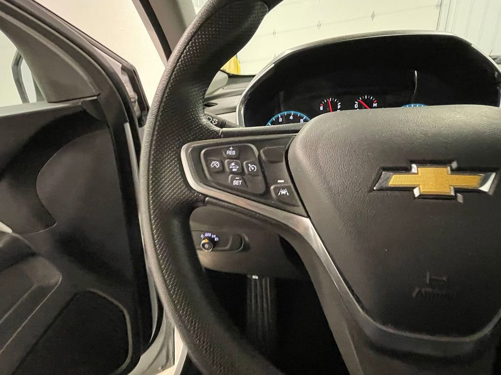 Used 2023 Chevrolet Equinox LS image 33