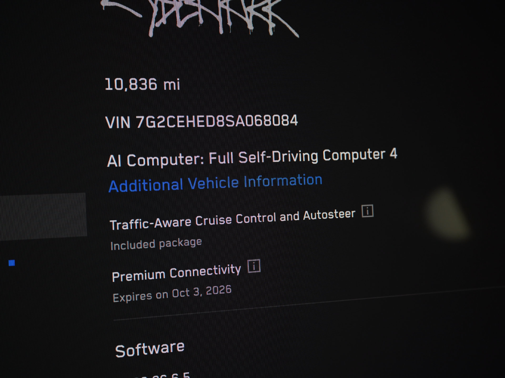 Used 2025 Tesla Cybertruck AWD Crew Cab image 29