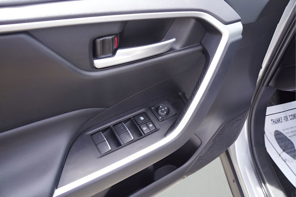 Used 2025 Toyota RAV4 XLE image 15