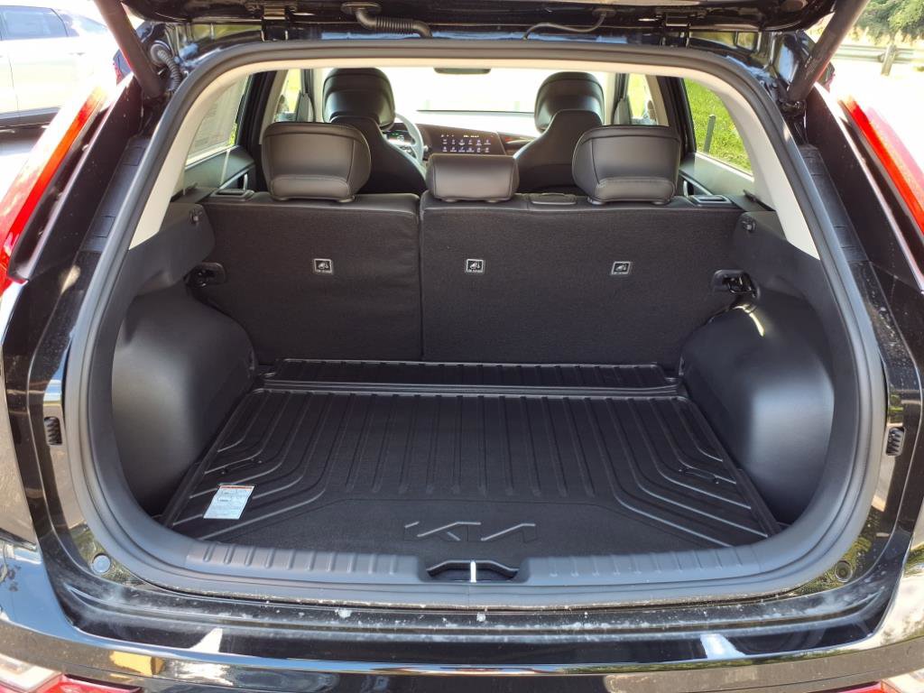 New 2025 Kia Niro SX Touring image 25