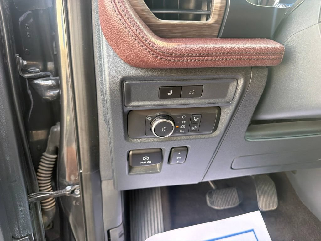 Used 2022 Ford Expedition Limited AWD/4WD image 26