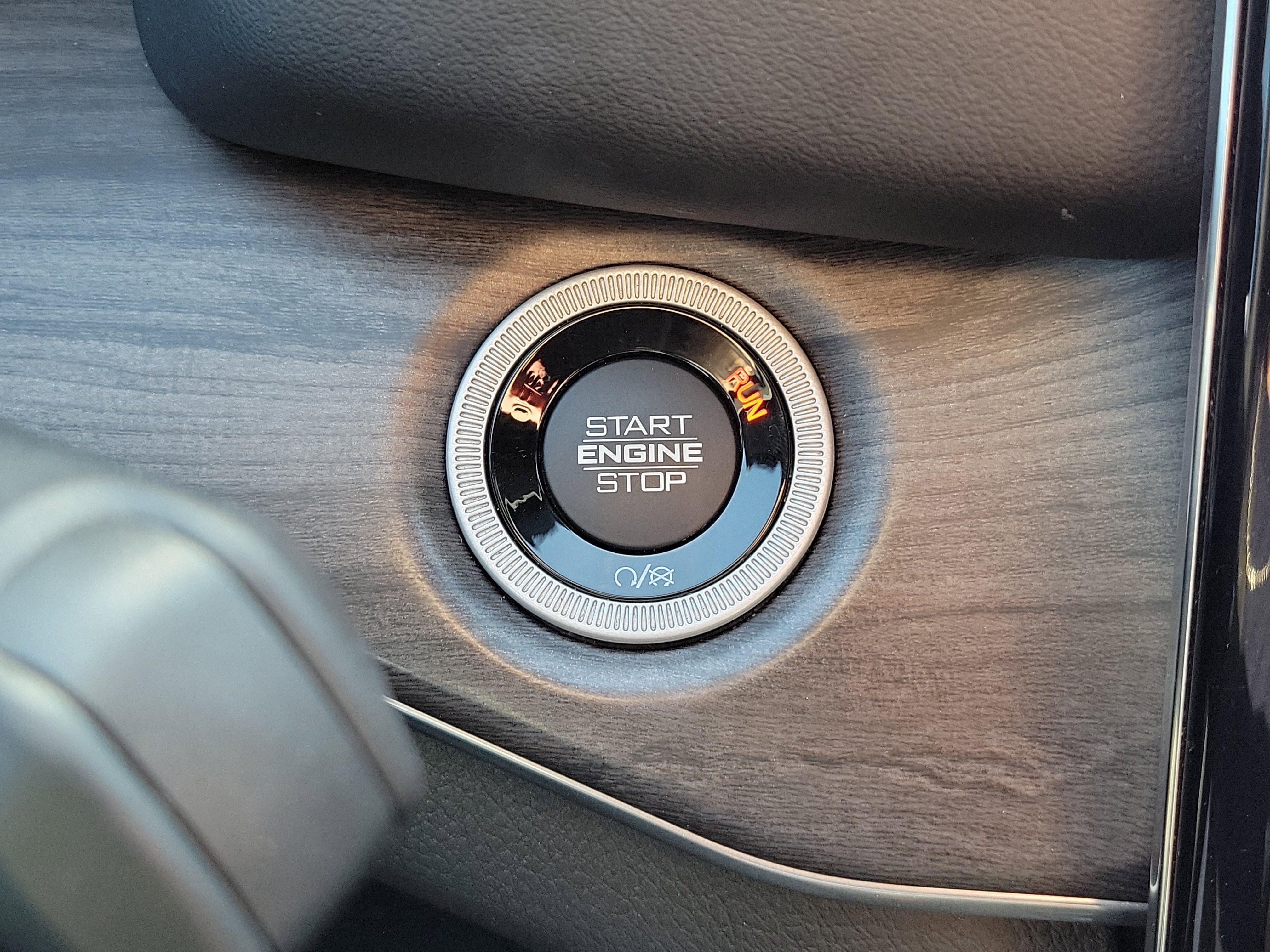 Used 2023 Jeep Grand Cherokee Overland w/ Adv Protech Group III image 34