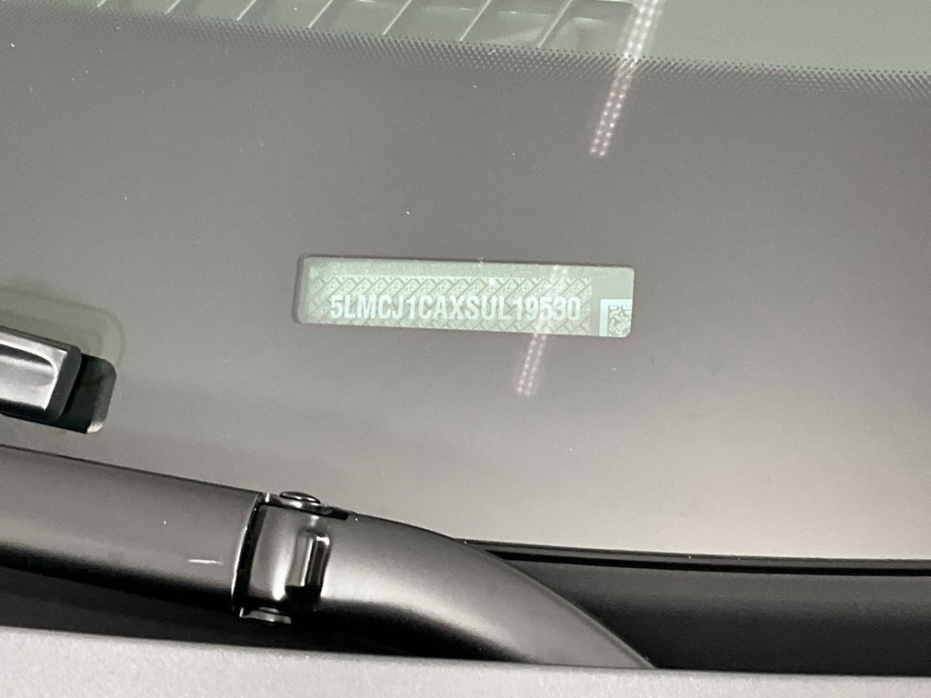 Used 2025 Lincoln Corsair FWD w/ Equipment Group 101A image 30