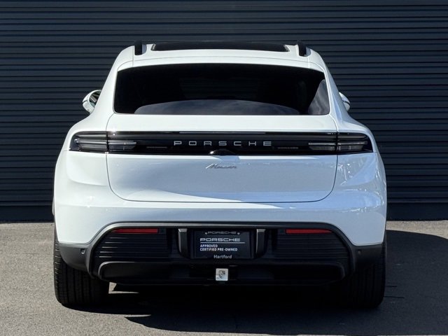 Certified 2025 Porsche Macan Electric image 6