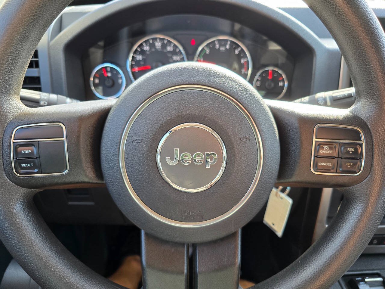 Used 2012 Jeep Liberty Sport AWD/4WD image 14