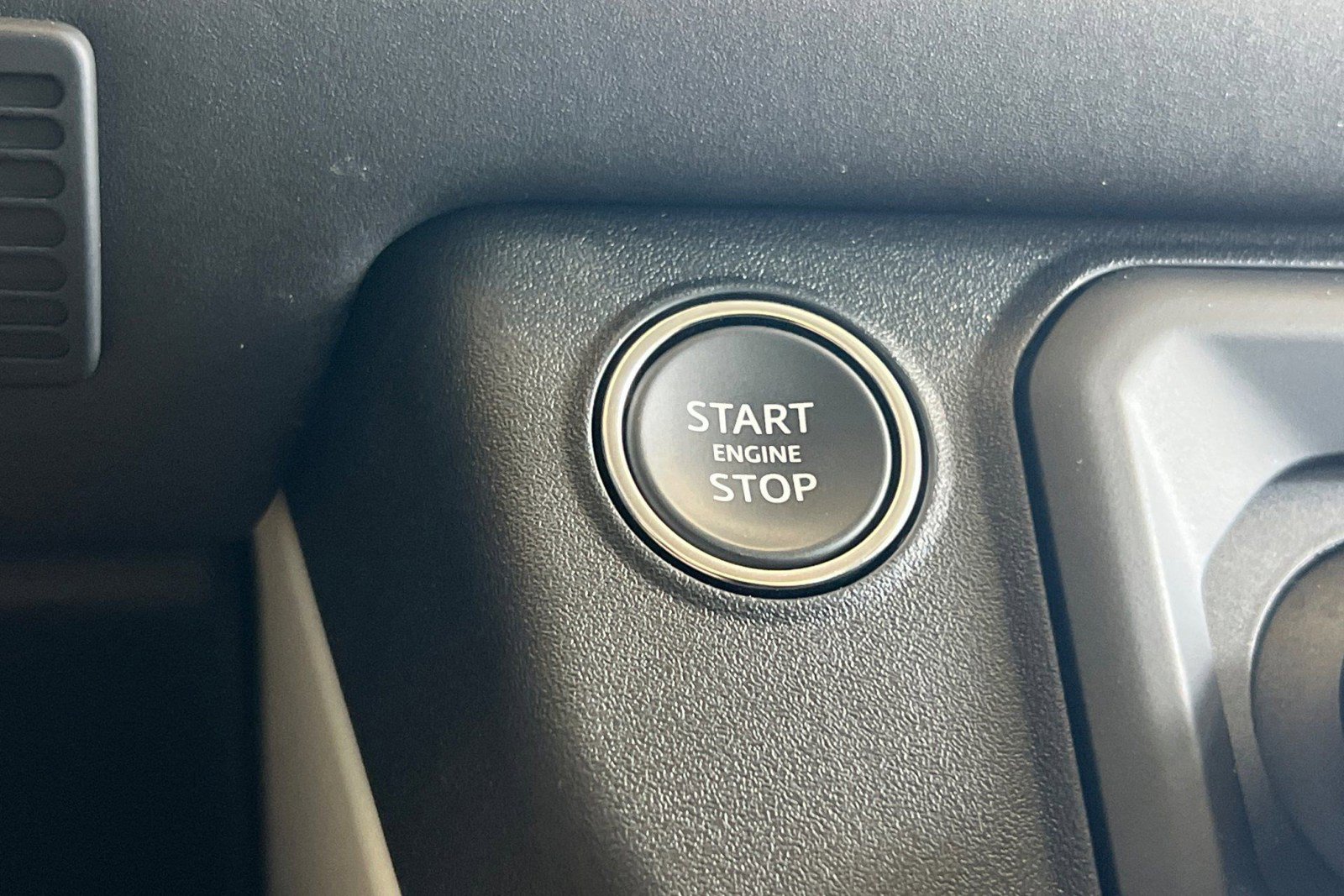 Certified 2024 Land Rover Defender 110 S AWD/4WD image 36