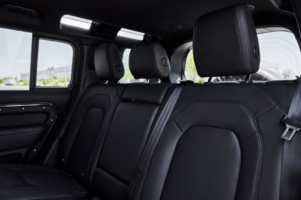 Used 2023 Land Rover Defender 110 Carpathian Edition AWD/4WD image 46