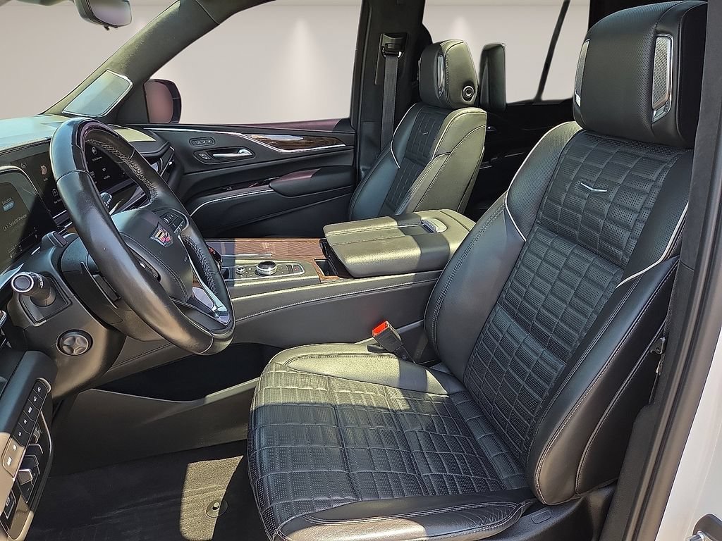 Used 2023 Cadillac Escalade Sport Platinum w/ LPO, ONYX Package AWD/4WD image 12