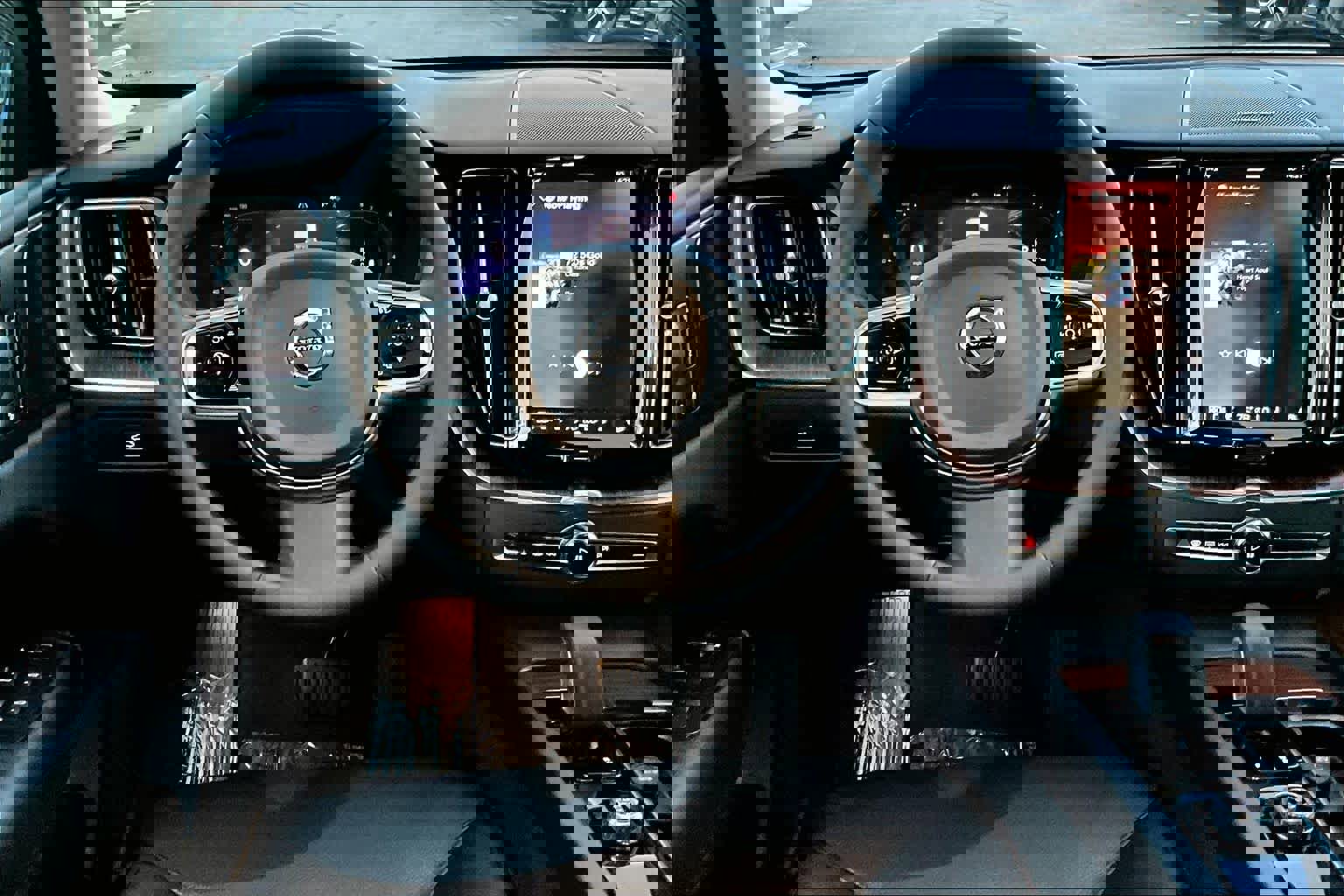 Certified 2024 Volvo XC60 B5 Plus w/ Protection Package Premier image 6