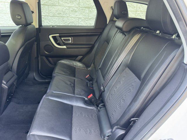 Used 2018 Land Rover Discovery Sport SE AWD/4WD image 7