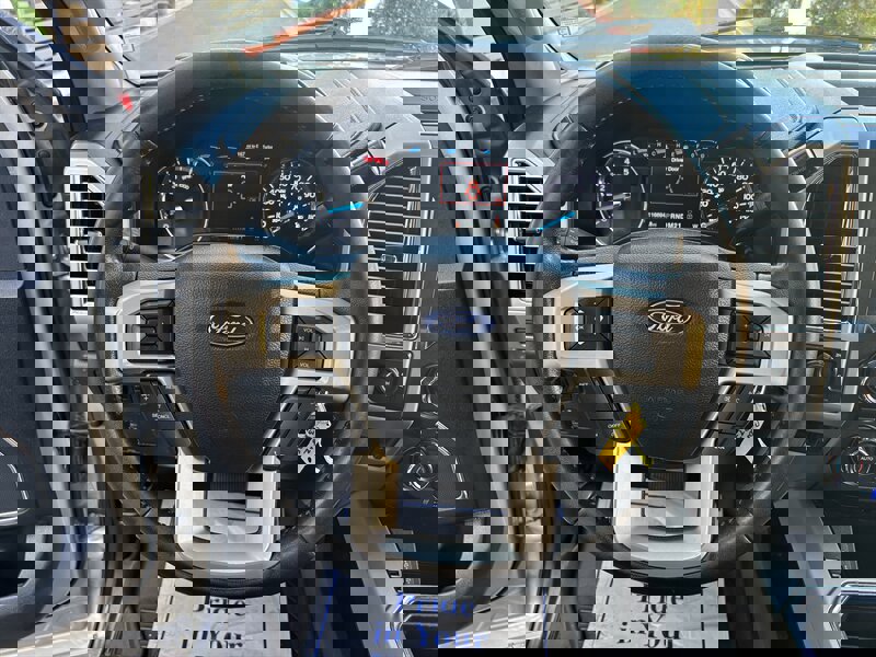 Used 2017 Ford F350 Lariat image 23