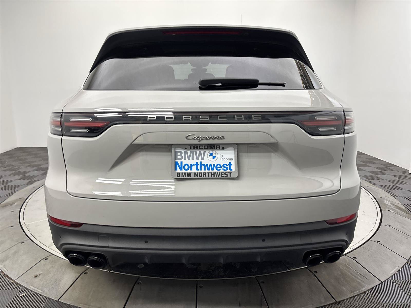 Used 2022 Porsche Cayenne Platinum Edition w/ Premium Package Plus AWD/4WD image 15
