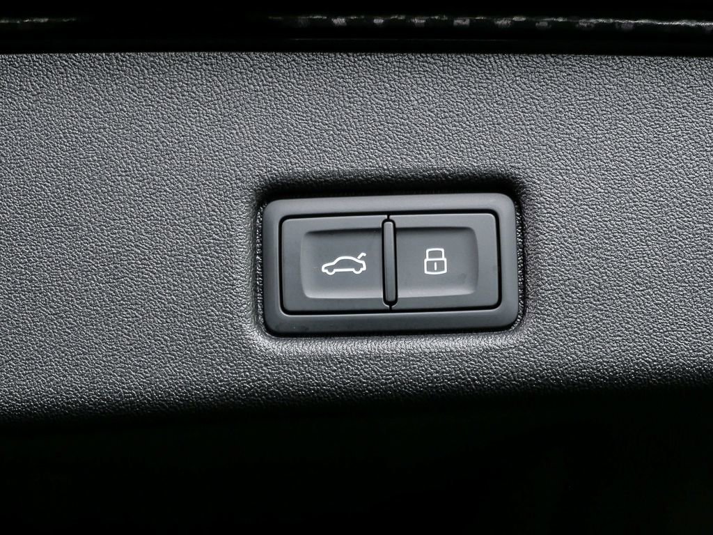 New 2026 Audi SQ5 Premium Plus image 32