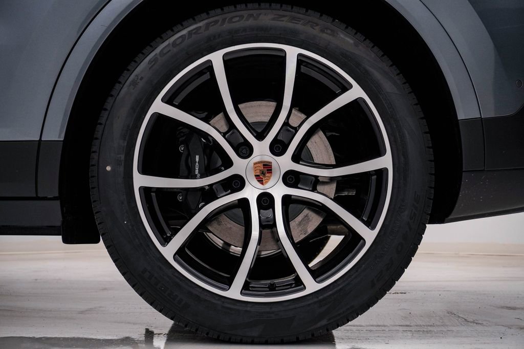 New 2026 Porsche Cayenne image 13