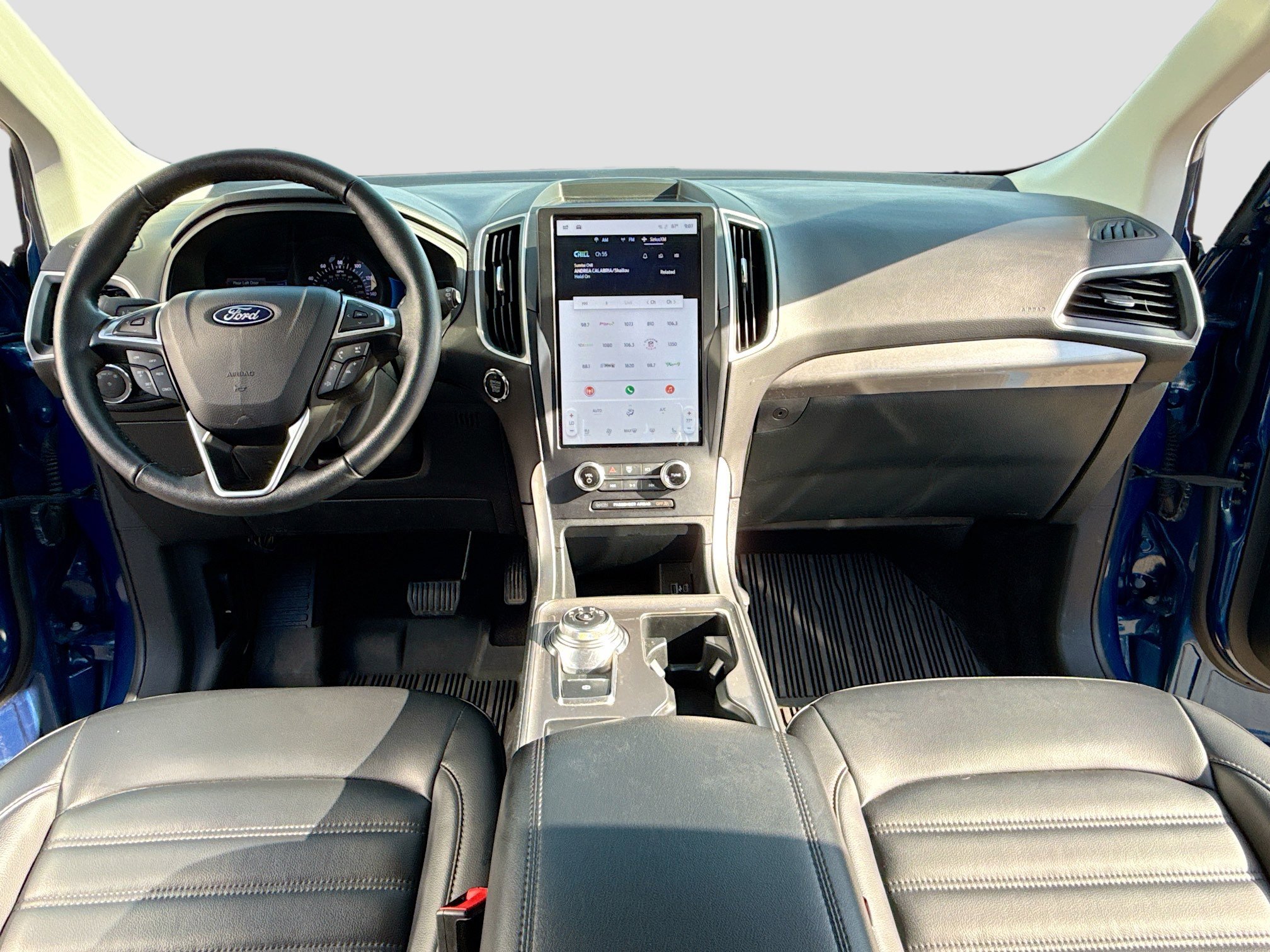 Certified 2024 Ford Edge SEL w/ Convenience Package AWD/4WD image 3