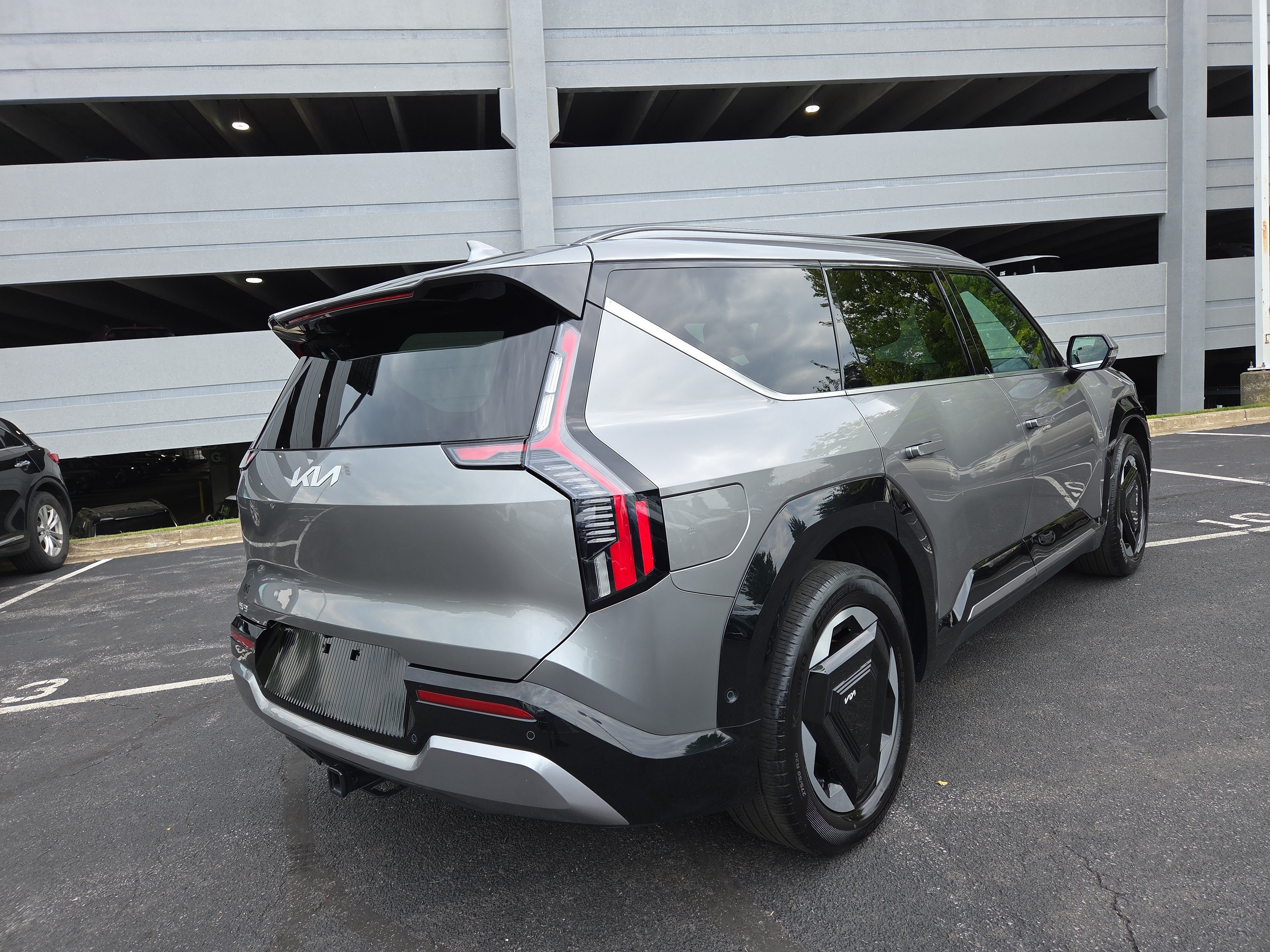 Certified 2024 Kia EV9 Land AWD/4WD image 3