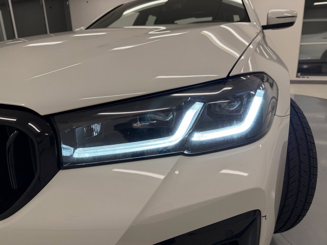 Used 2023 BMW 530i xDrive w/ Executive Package image 58