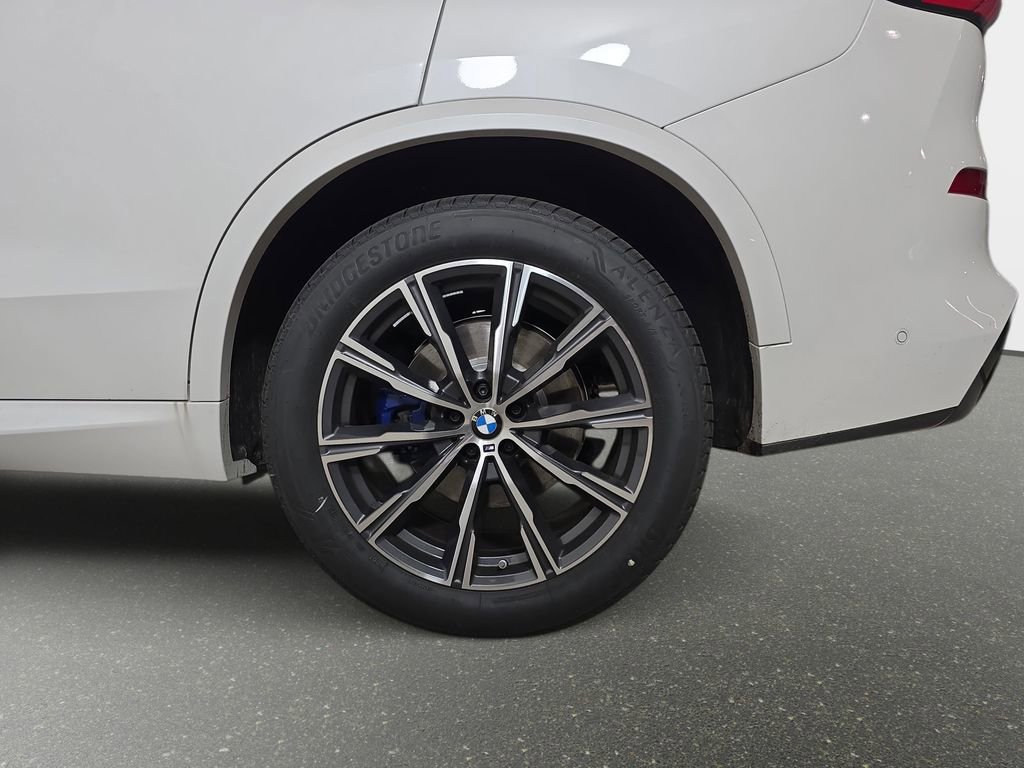 New 2026 BMW X5 xDrive40i w/ M Sport Package AWD/4WD image 34