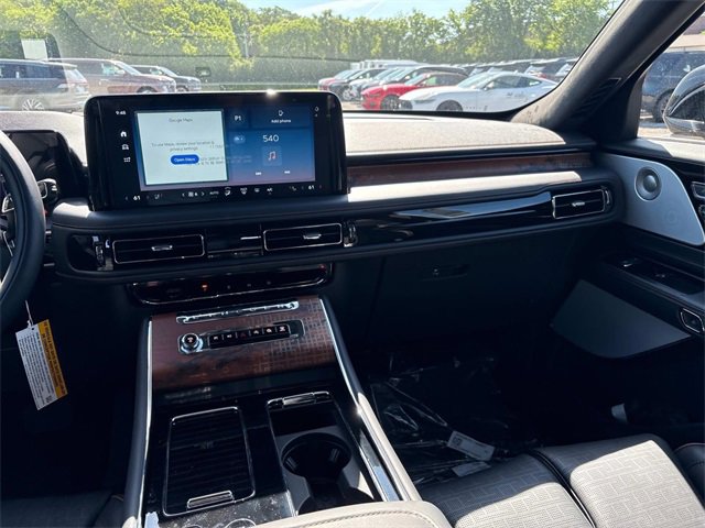 New 2025 Lincoln Aviator Black Label image 14