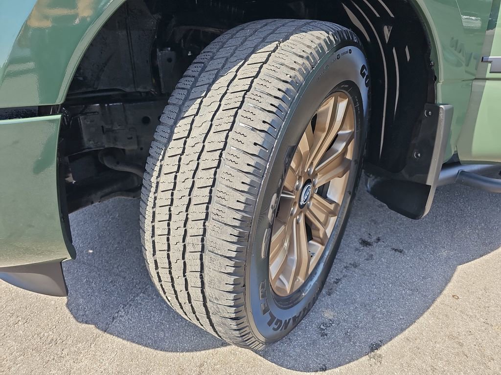 Used 2024 Nissan Titan SV w/ SV Bronze Edition Package image 33