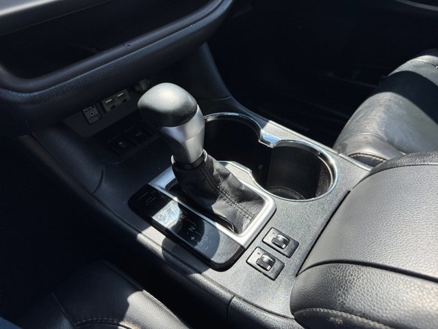 Used 2019 Toyota Highlander XLE AWD/4WD image 18