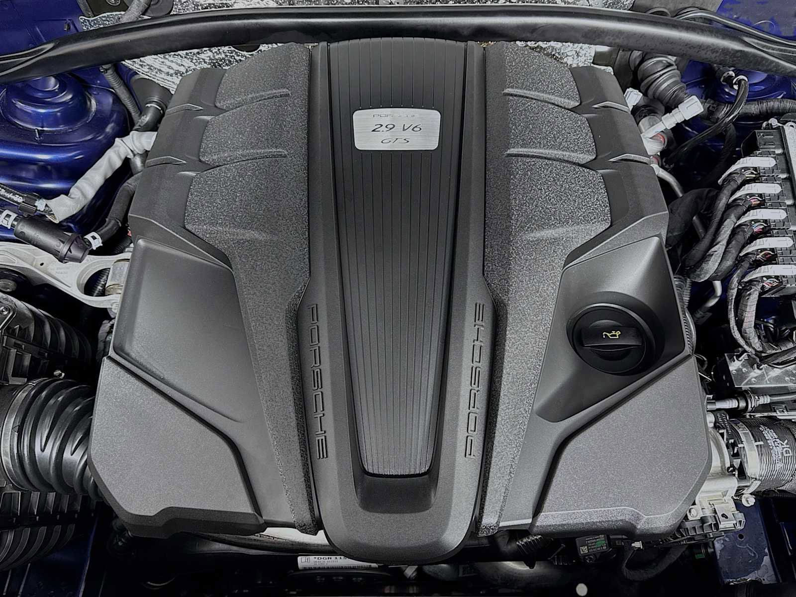 Certified 2025 Porsche Macan GTS image 32