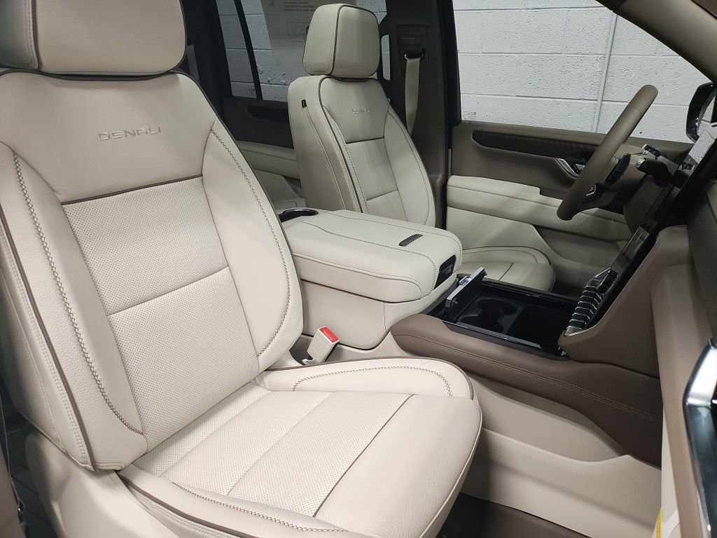 New 2026 GMC Yukon XL Denali w/ Sun & Power Step Package image 10