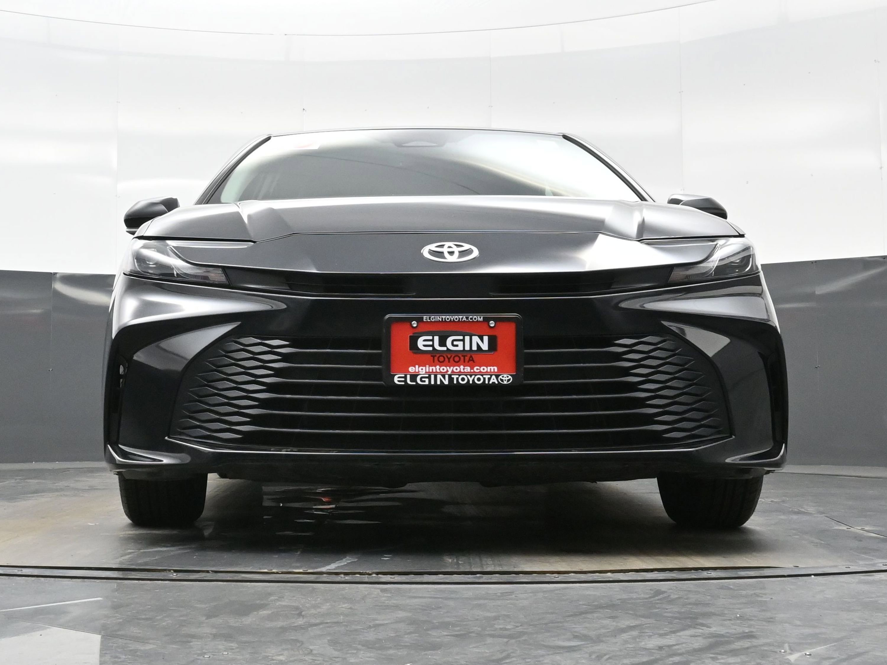 Used 2025 Toyota Camry LE w/ Convenience Package image 27